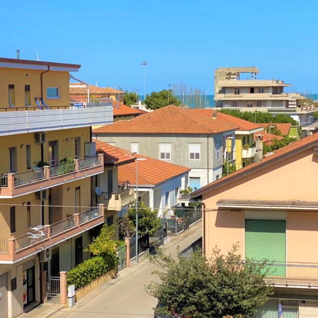 https://www.narramondovillas.it/wp-content/uploads/2021/04/trieste-nuove-foto-3-640x640.jpeg