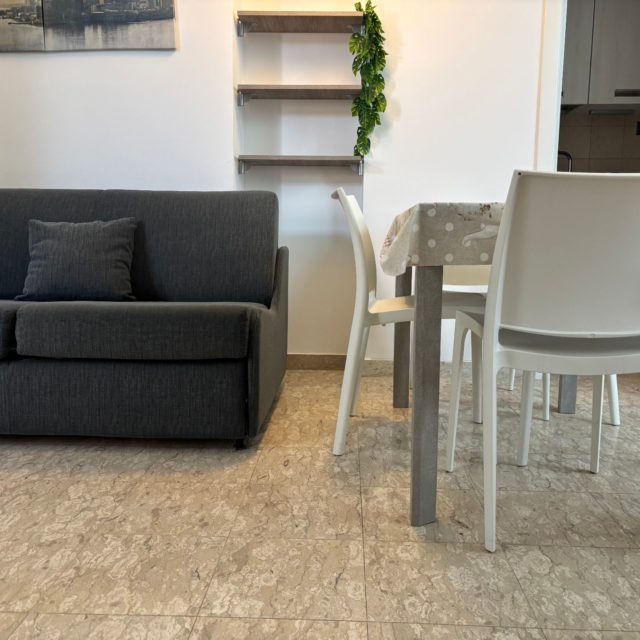 https://www.narramondovillas.it/wp-content/uploads/2025/07/residence-arancio-monolocale-2-640x640.jpeg
